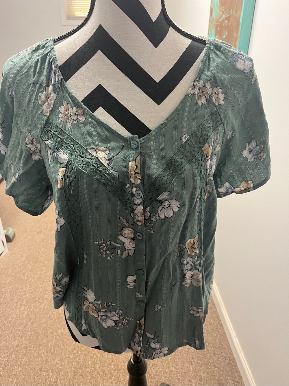 Button-Front Floral Blouse in Sage Green